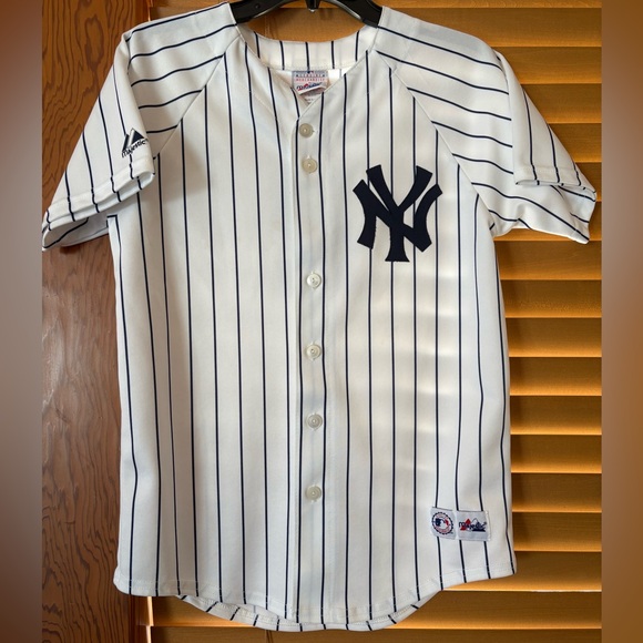 MAJESTIC NWOT GENUINE MERCHANDISE YANKEES DEREK JETER # 2 STITCHES SIZE L Kids - Picture 2 of 7